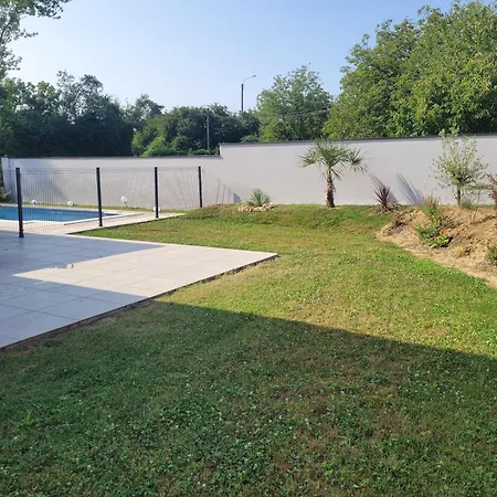 Maison Neuve Bord De Dordogne 빌라 *